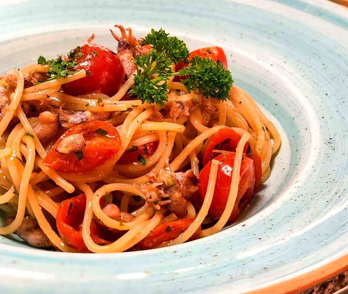 Mangiare a Jesolo - Laguna - spaghetti con calamaretti spillo e pomodorini