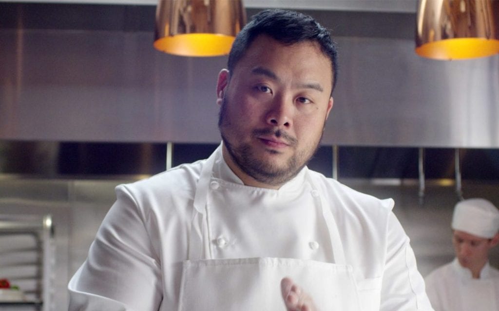 David Chang in giacca da chef in cucina