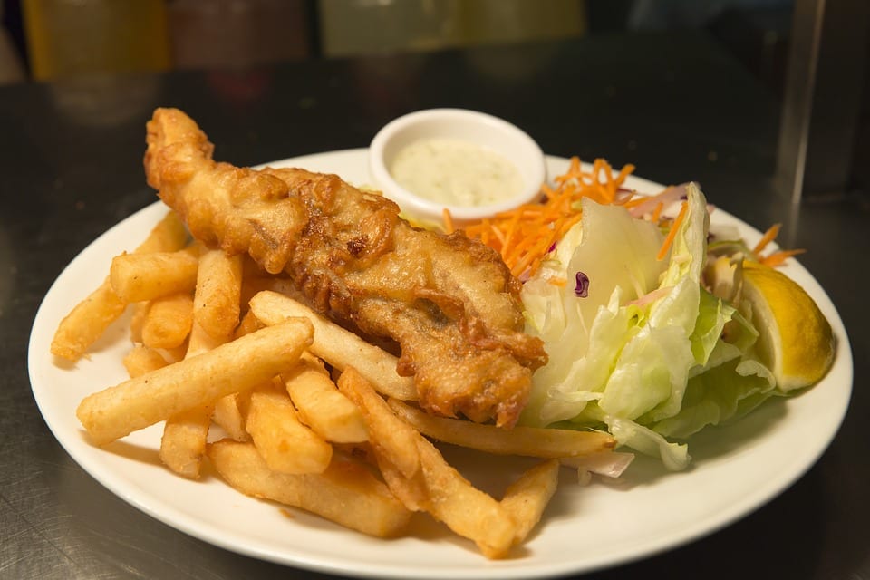 Fish and chips con salse