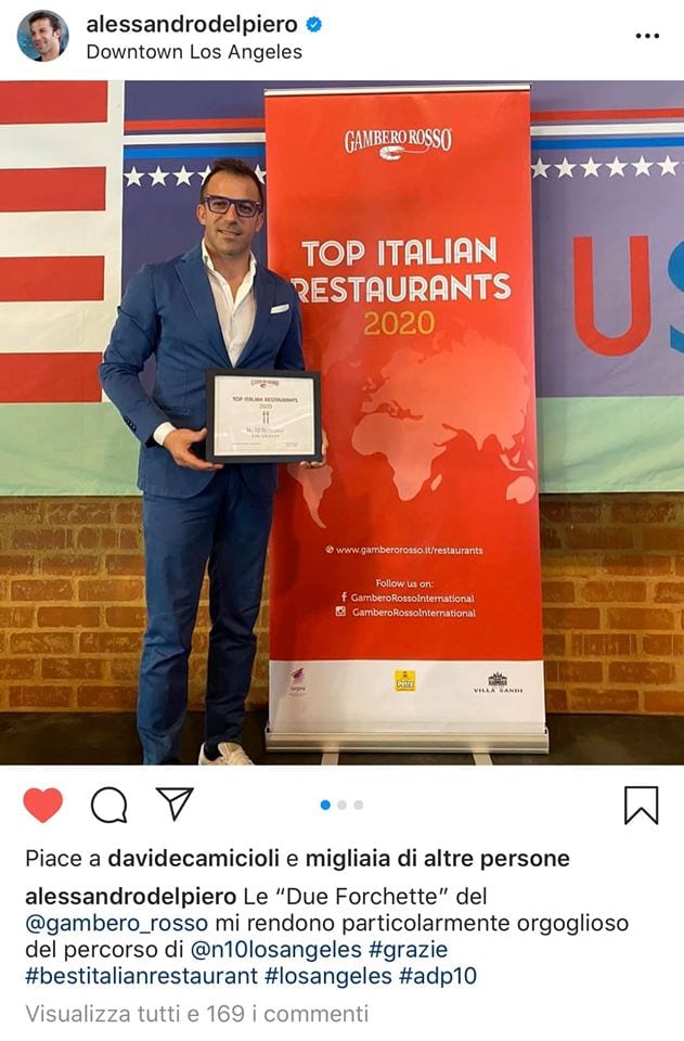 Alessandro Del Piero con il premio Due Forchette a Los Angeles