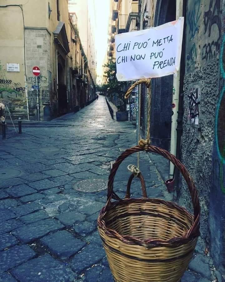 Il panaro solidale a Napoli