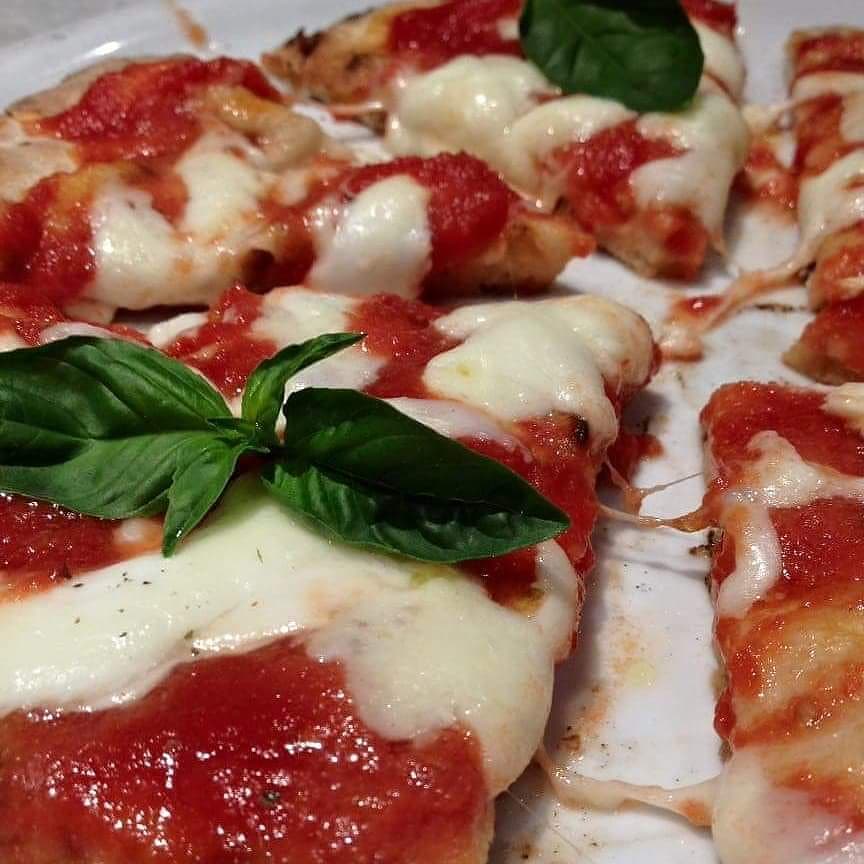 Pizza margherita di In Fucina a Roma
