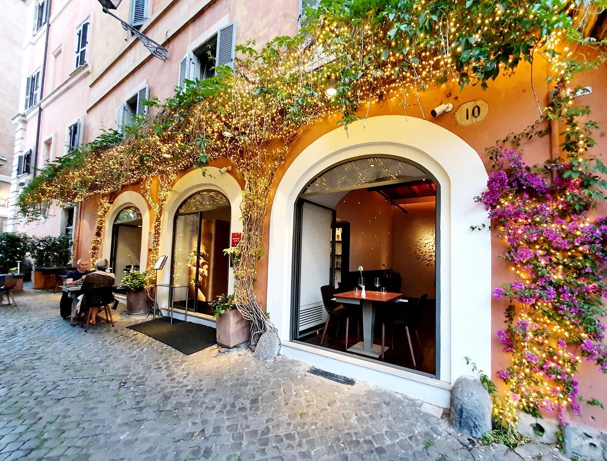 L'esterno del ristorante Per Me a Roma