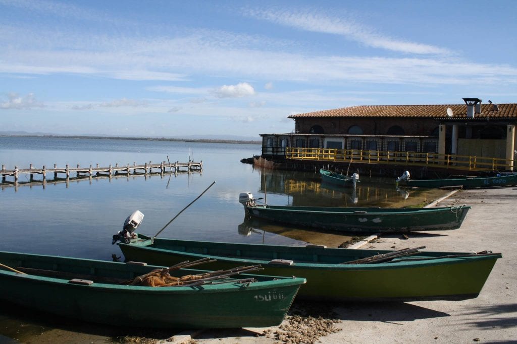 la sede dei pescatori di Orbetello in laguna