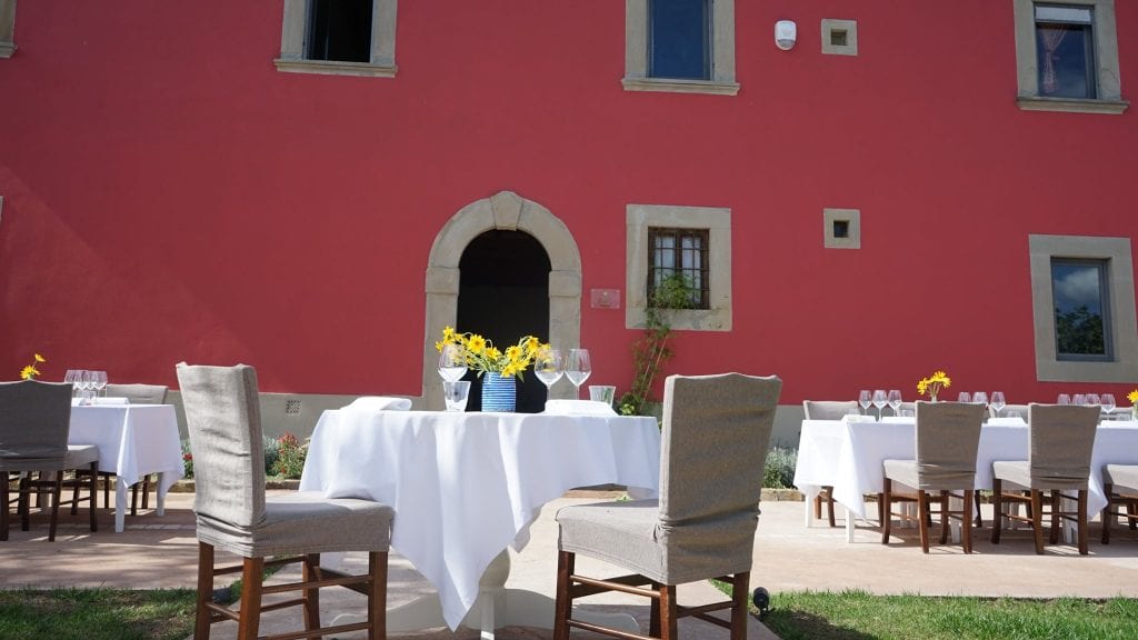 Tavoli in giardino al podere belvedere tuscany