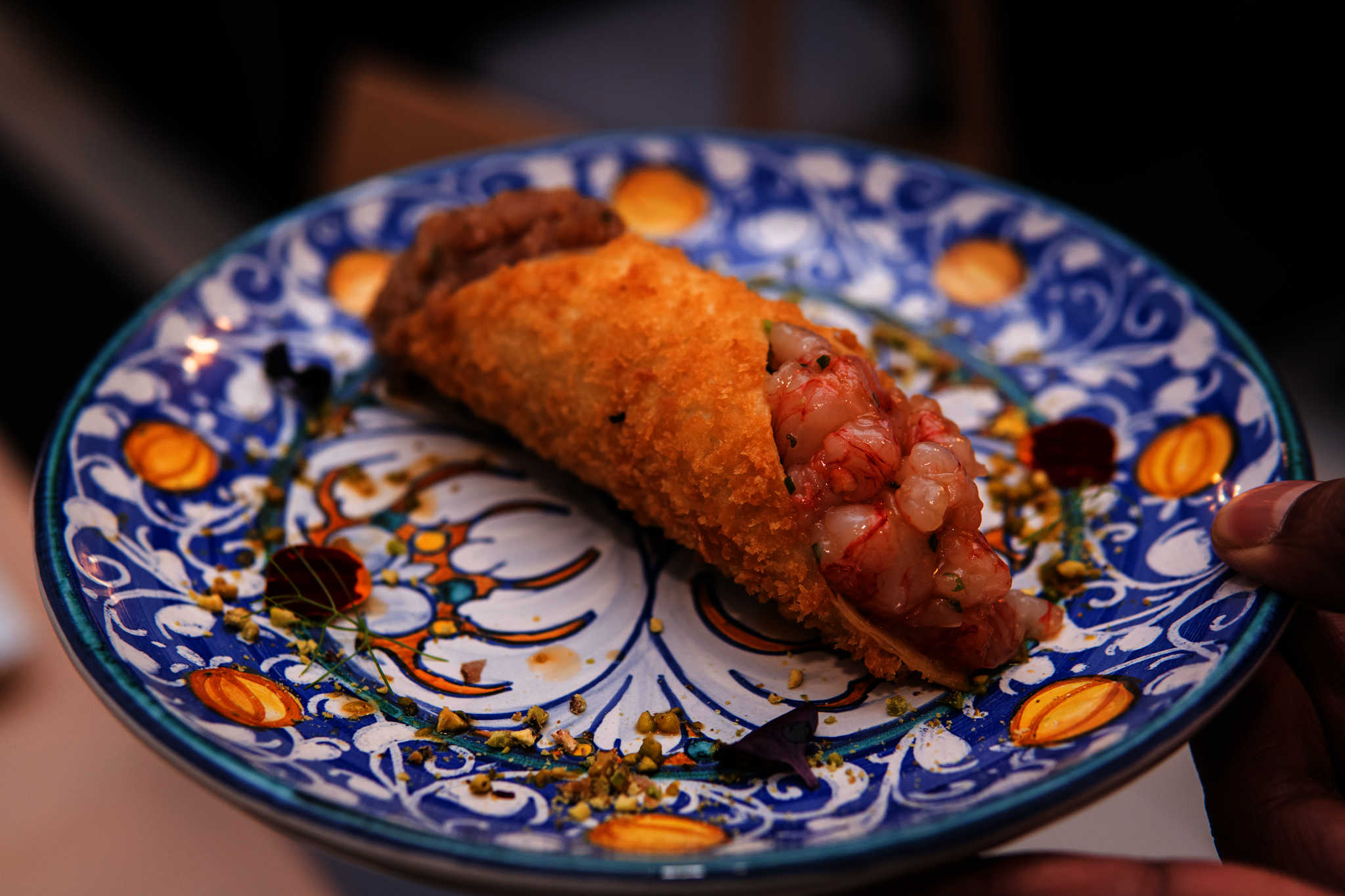 UN SICILIANO IN GIAPPONE  - con sfoglia croccante, tartare di tonno rosso Balfego e gamberi rossi di Mazara del Vallo, capperi di Pantelleria, pistacchio di Bronte, yuzu e soia