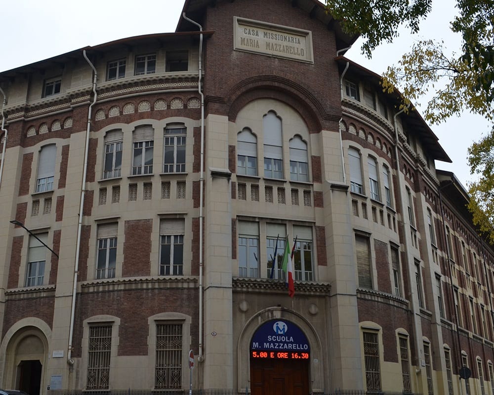 La facciata del Liceo Mazzarello di Torino