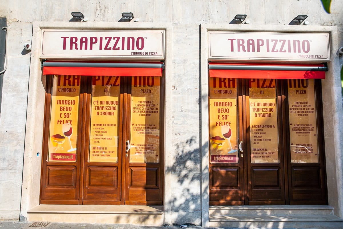 Le vetrina di Trapizzino a piazzale delle Provincie