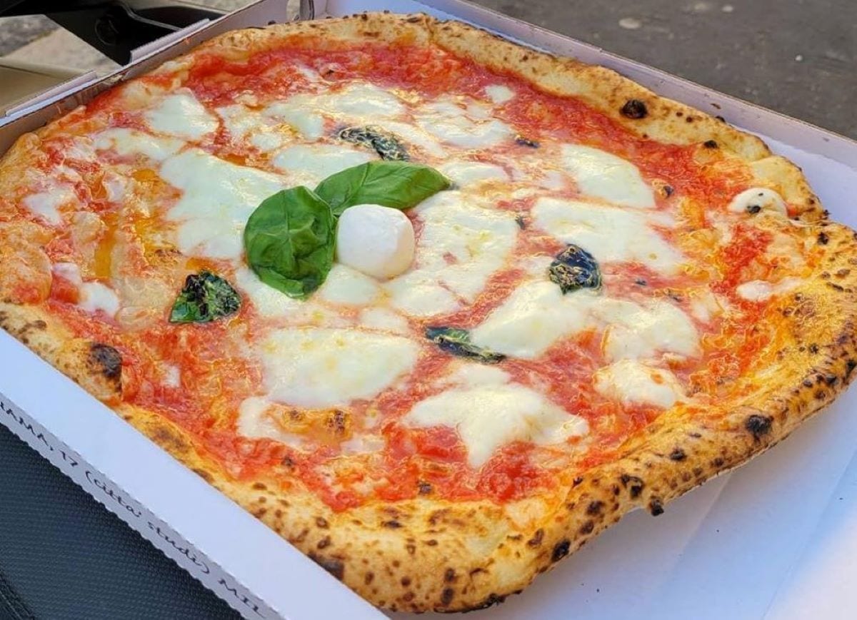 Pizza margherita Rapido Milano