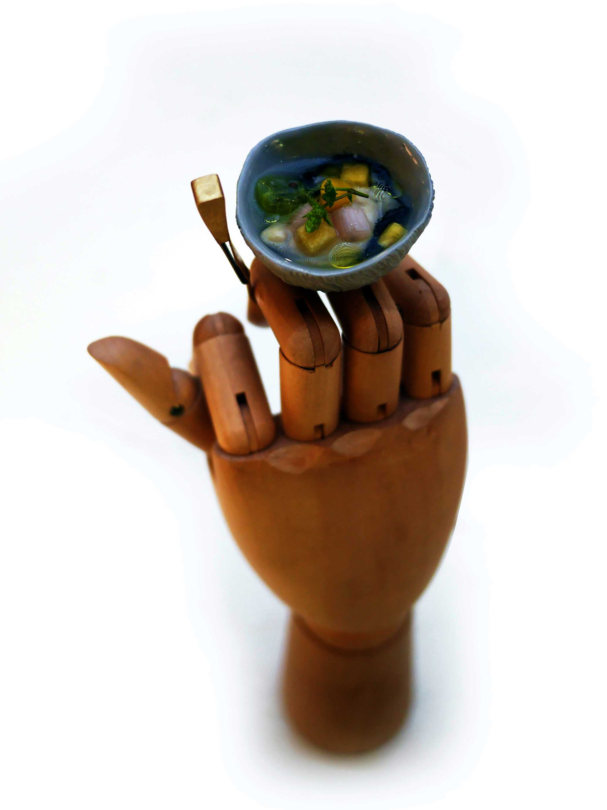 Il leccadito (ostrica, mango, mini kiwi e yuzu) di Fabrizio Mantovani