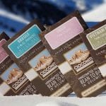 tavolette di cioccolato Ciocomiti su sfondo di Dolomiti