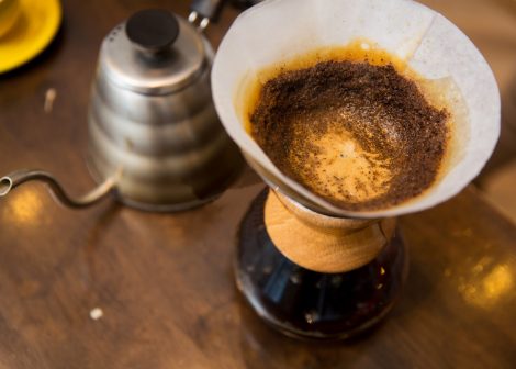 Scopri come preparare un caffè filtro con V60