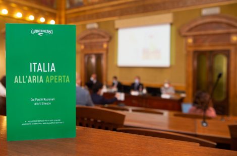 Italia all'Aria Aperta: la nuova guida di Gambero Rosso. Il ministro Patuanelli: centrale il legame tra ambiente e agroalimentare