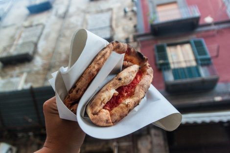 Le migliori pizzerie di Napoli 2023: gli indirizzi da non perdere