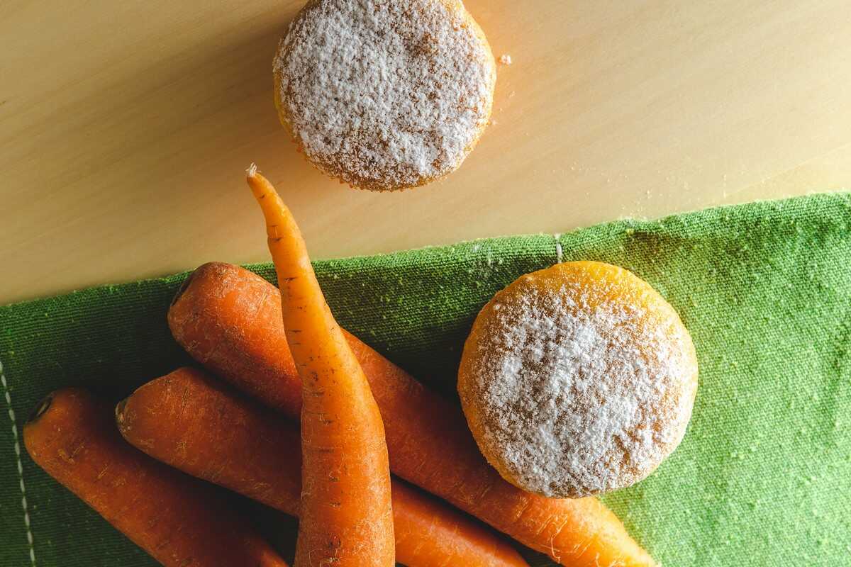 Tortine di carote, mandorle e arancia