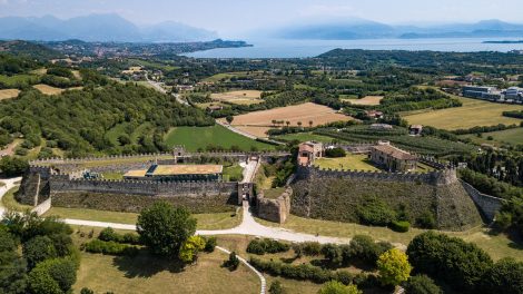 Basso Garda: tour enogastronomico fra le colline moreniche, a due passi da Brescia e Bergamo
