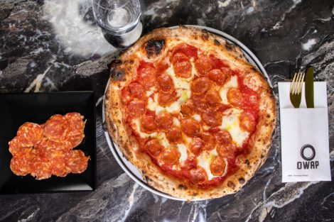 La pizza blasfema a Napoli, American style e con i pepperoni