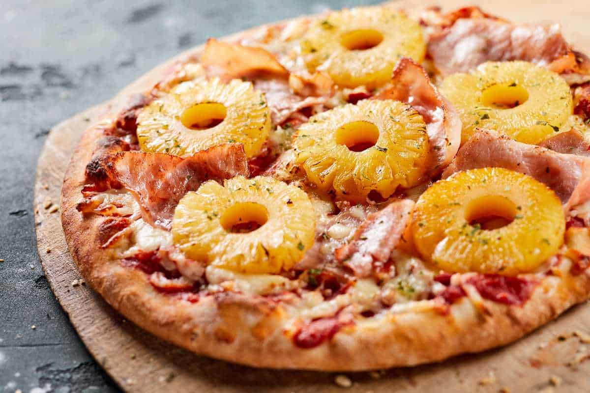 pizza con ananas