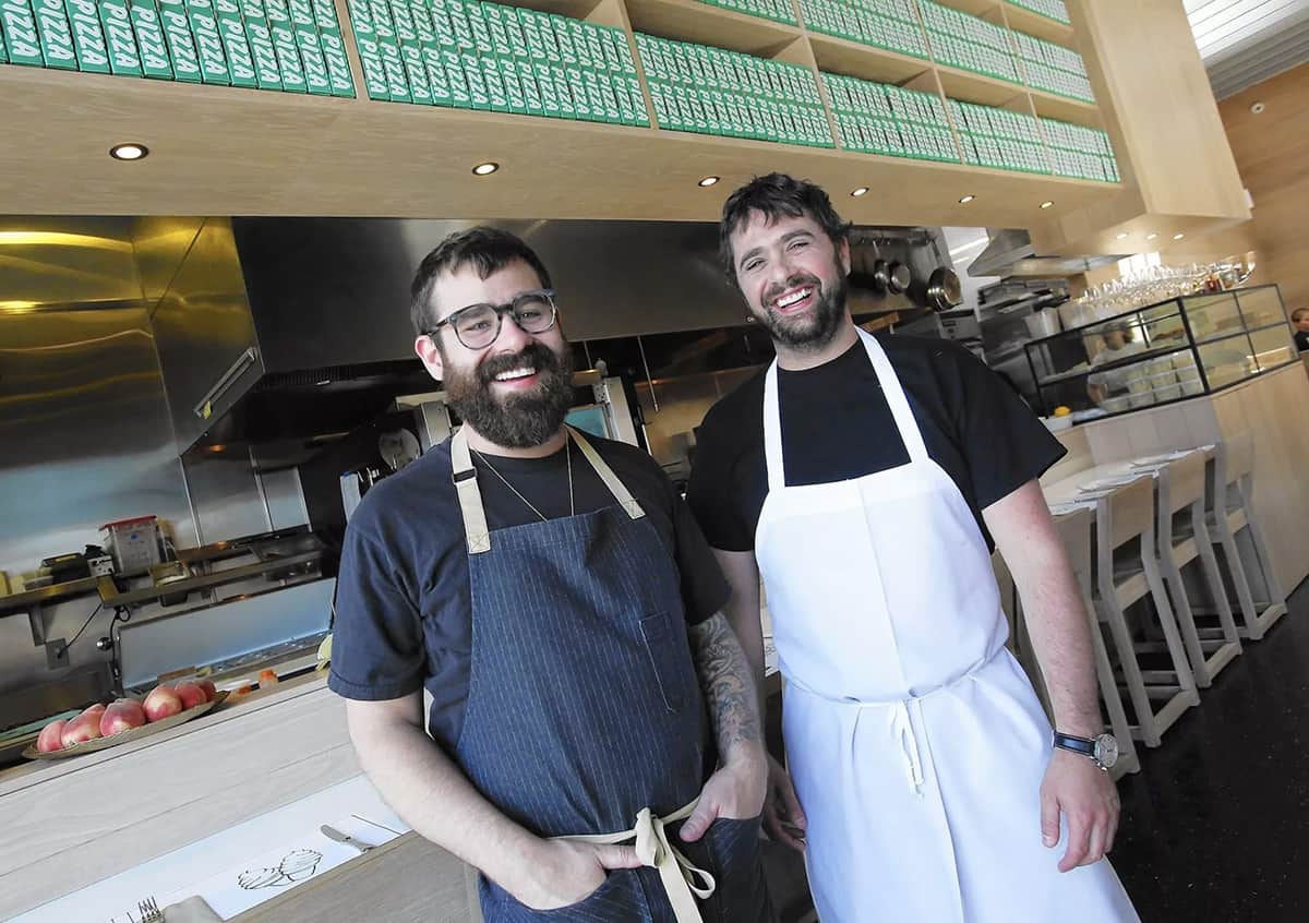 Vinny Dotolo (a sinistra) e Jon Shook, gli chef di Jon & Vinny’s @Anne Cusack/Los Angeles Times