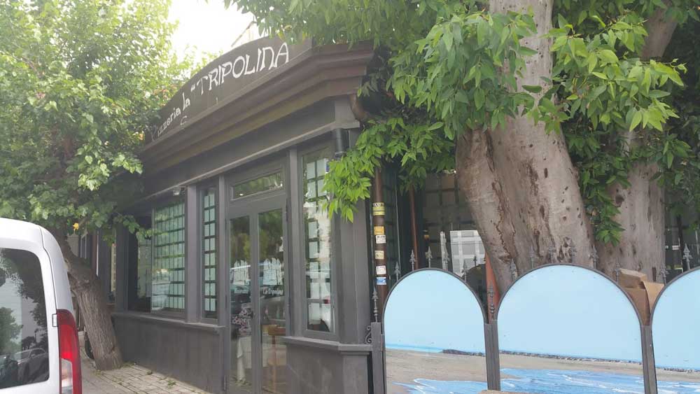 Ladispoli, la pizzeria ristorante Tripolina. In apertura, foto diKyle Nieber/Unsplash