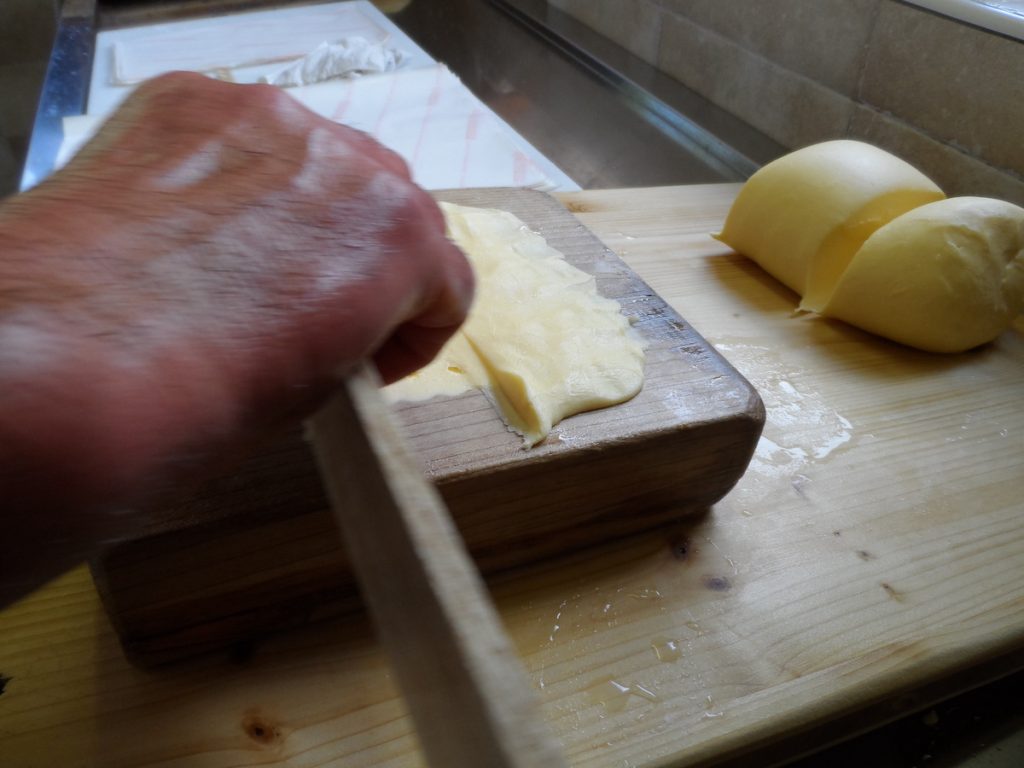 botiro di primiero di malga - ph strada dei formaggi delle Dolomiti (7)