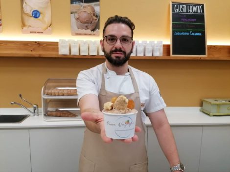 Il gelato di Rocco Naviglio con i taralli e la Melannurca Campana IGP, che unisce il gusto a un bel progetto sociale