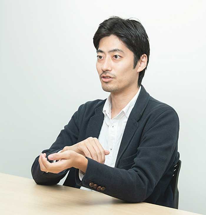 Il regista Shiro Oguni, fondatore del Ristorante degli Ordini Sbagliati a Tokyo