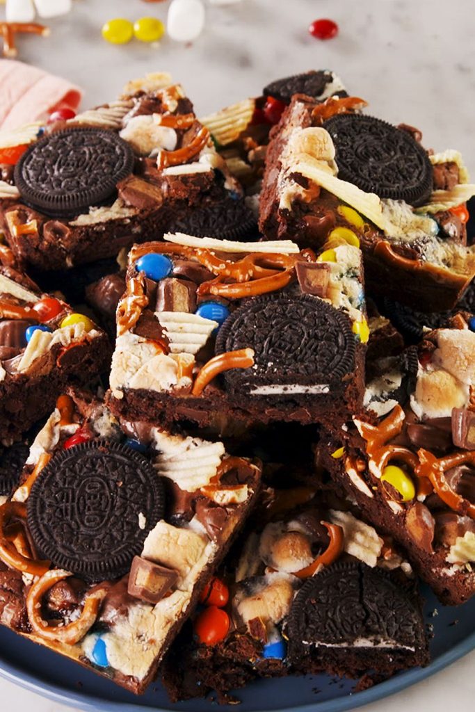 kitchen sink brownies con i dolcetti avanzati a Halloween
