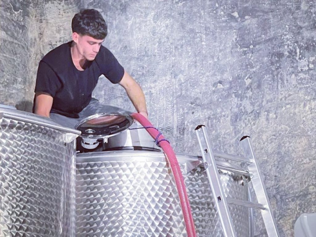 Ancora troppo vino invenduto nelle cantine italiane. C'è un eccesso di rossi Dop