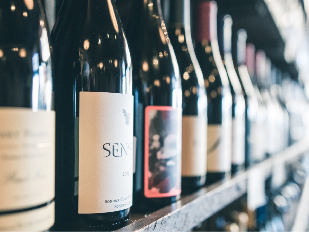 La lenta ripresa del vino nei supermercati. Per far fronte alla crisi crescono le private label