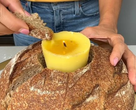 La storia della butter candle, la candela di burro commestibile diventata virale sui social