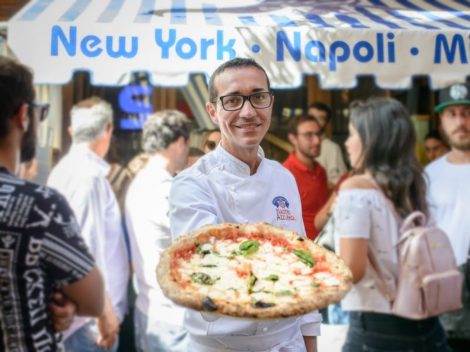 Gino Sorbillo apre un'altra pizzeria a Napoli, questa volta dedicata al presepe