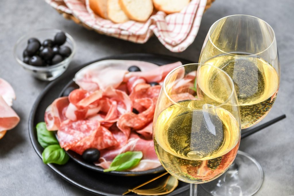 I 10 migliori Moscato d'Asti e di Canelli sotto i 20 euro scelti dal Gambero Rosso