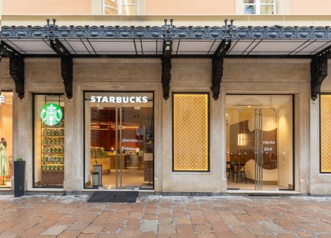A Bologna arriva il primo Starbucks dell’Emilia-Romagna (e regala fondi di caffè per i giardini)