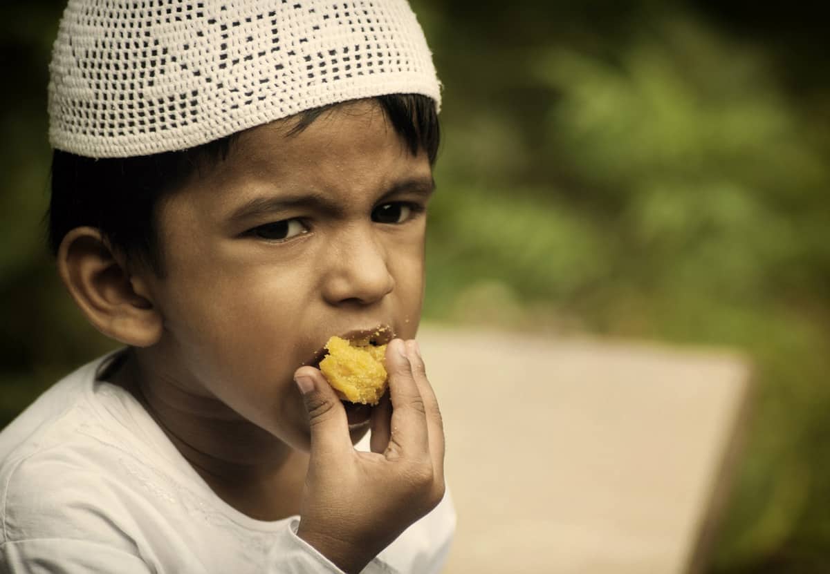 bambino in ramadan