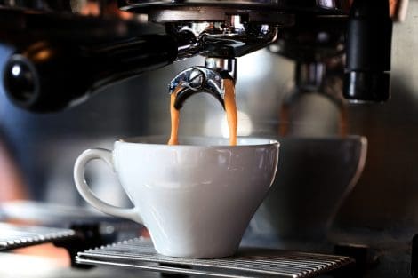 Il prezzo dell'espresso "rischia" di aumentare ancora. Ma per un caffè di qualità 1,20 euro è ancora poco