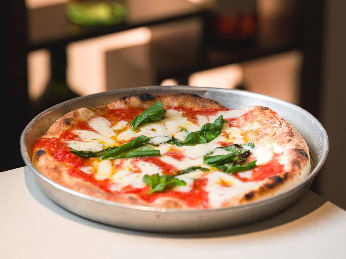 Pizza napoletana, pala e rutiello: La Notizia riapre e i Coccia calano l’asso Michele Leo