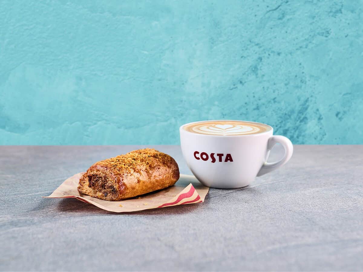 Costa Coffee lancia la sfida a Starbucks: la caffetteria del Regno Unito arriva all
