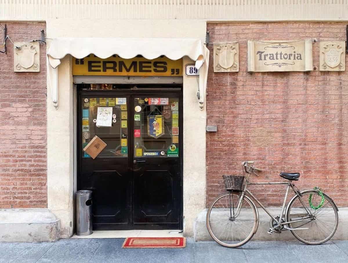 "Avevo 15 anni la prima volta che ho mangiato da Ermes". Un vecchio cliente riporta in vita una mitica trattoria di Modena