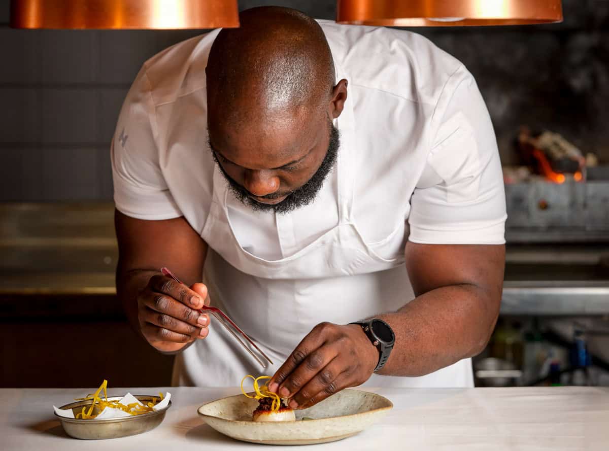 Il fantastico Moi Moi: la ribalta della cucina dell'Africa occidentale nei piatti di Akoko a Londra
