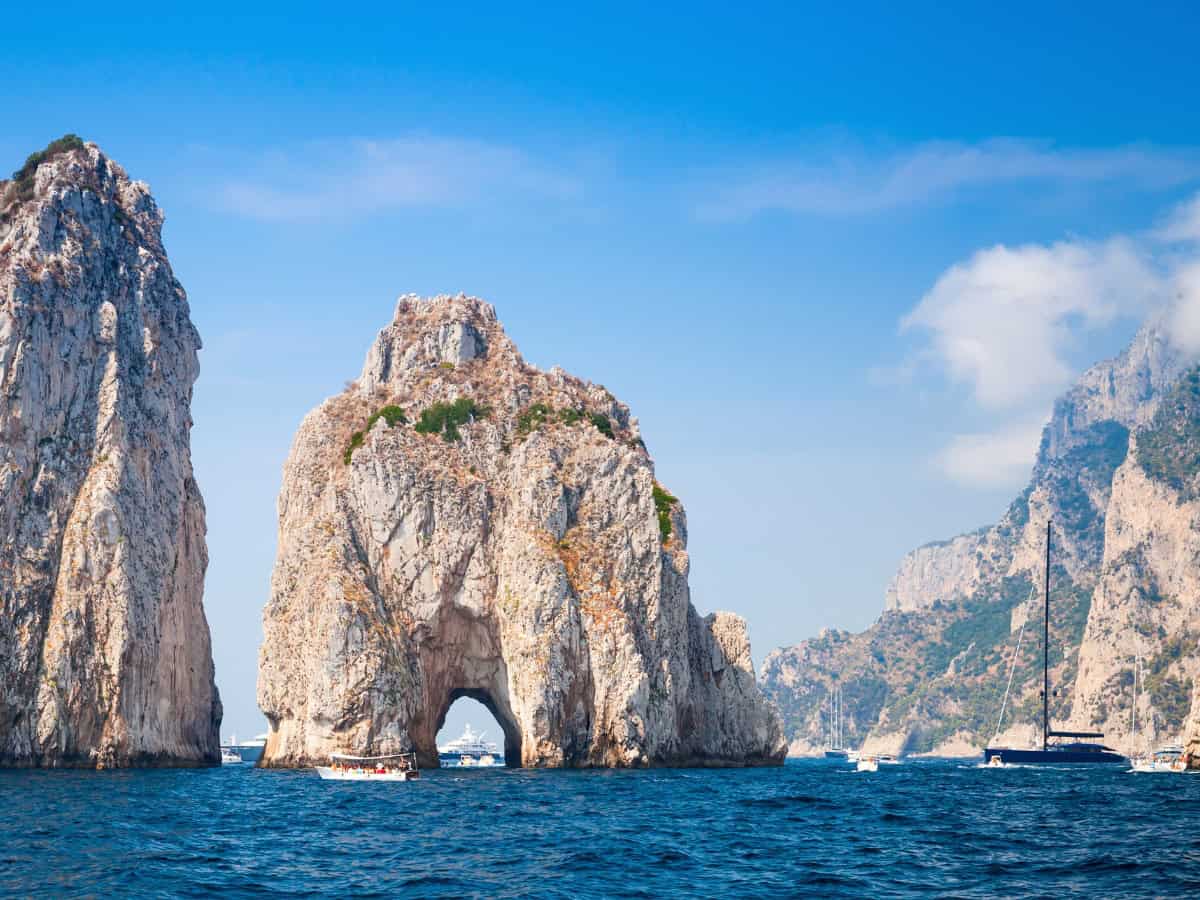 Trekking, vicoli nascosti e pranzo al sacco: la Capri (economica) che non ti aspetti