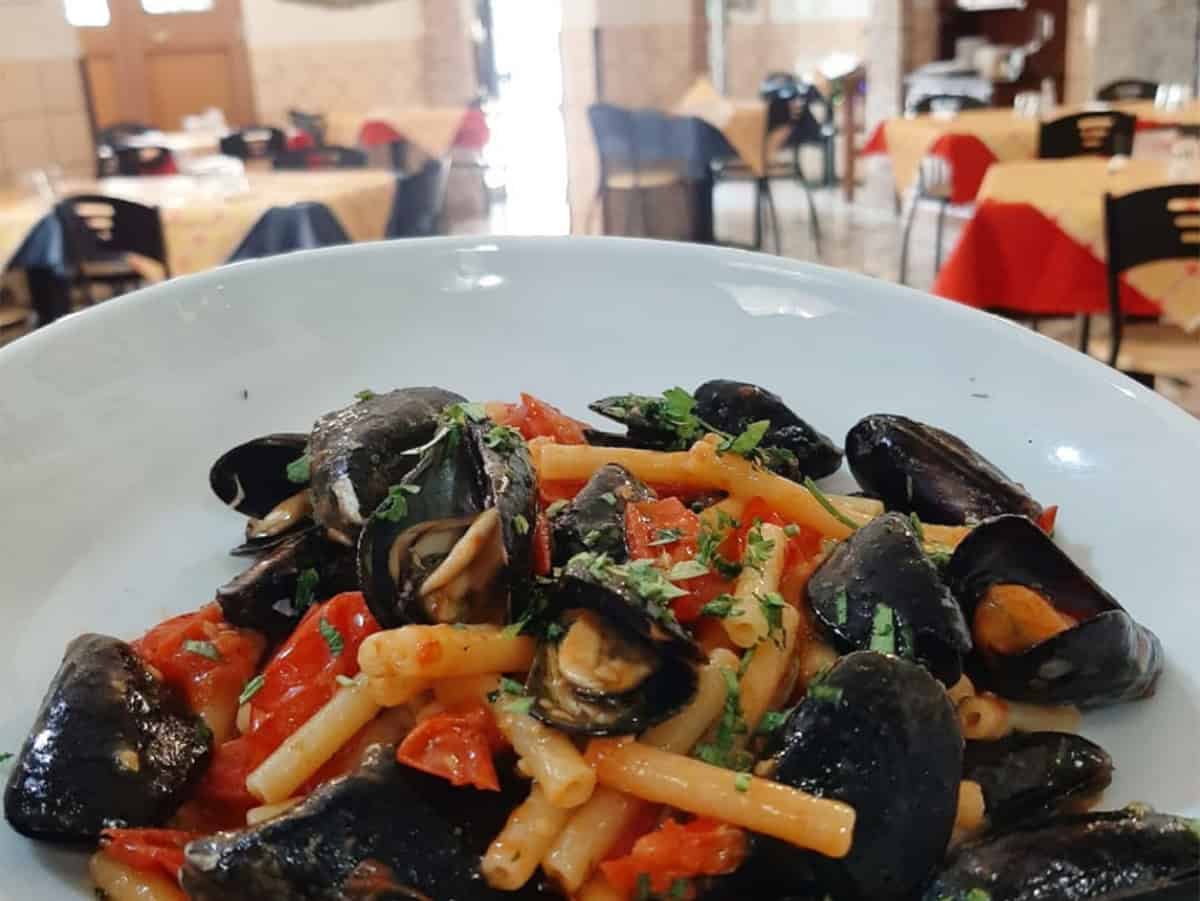 La trattoria centenaria nascosta nelle viscere del Rione Sanità a Napoli