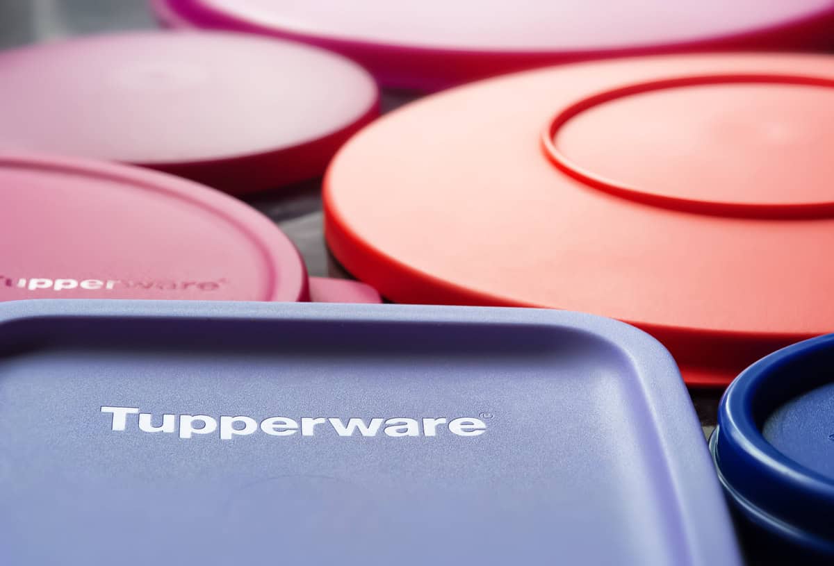 Tupperware dichiara bancarotta: troppa concorrenza, delivery e un mercato sempre più ostico