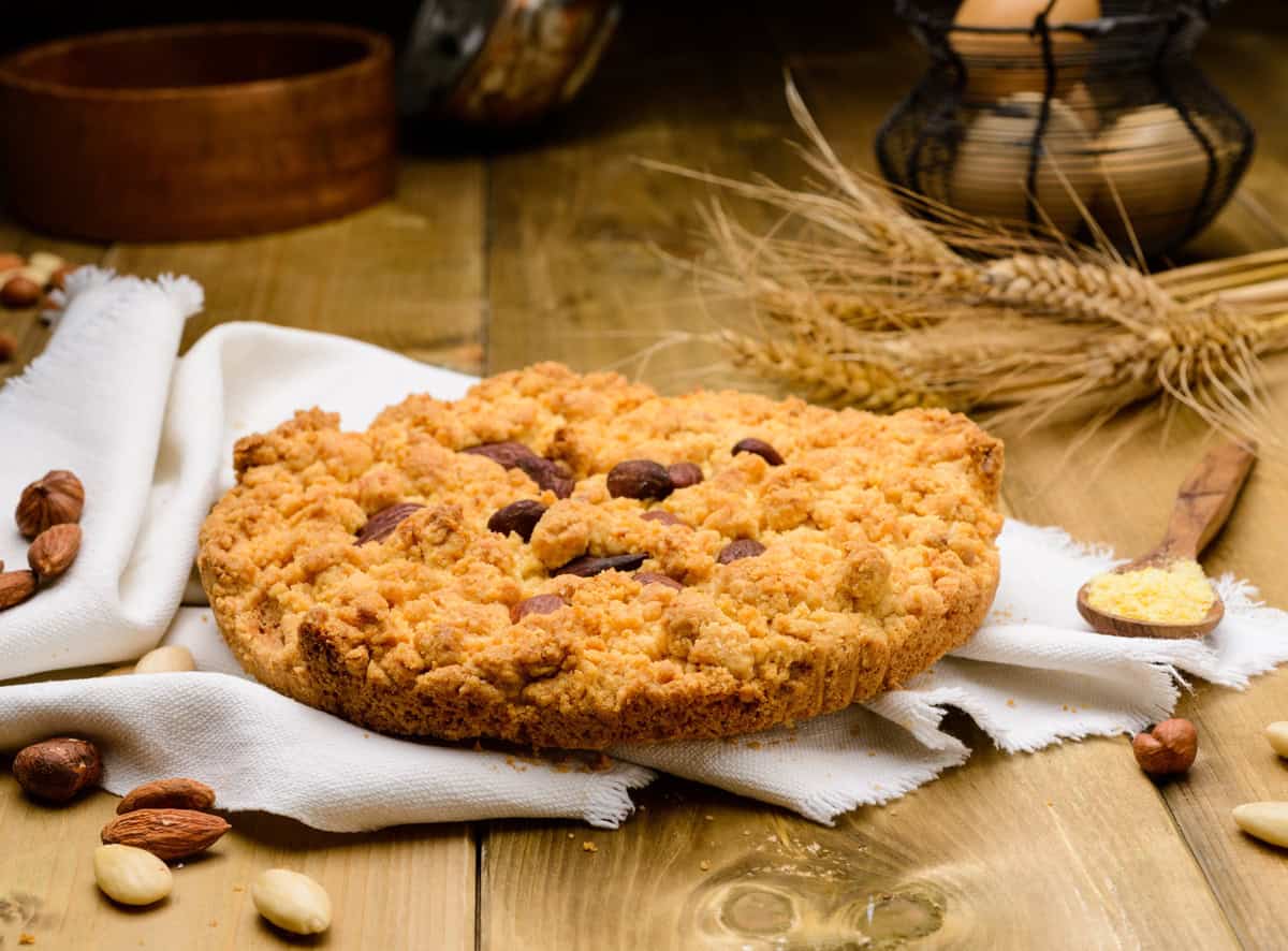 Sei curiosità sulla sbrisolona mantovana, la torta di briciole nata in campagna