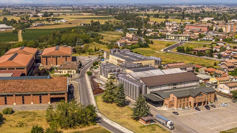 La cooperativa Terre d'Oltrepò a Broni, Pavia