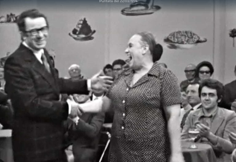 luigi veronelli e ave ninchi nella prima puntata di A tavola alle 7|a tavola alle 7 - sigla|a tavola alle 7 - ave ninchi||a tavola alle 7 - rai|a tavola alle 7 - rai -|a tavola alle 7 - rai