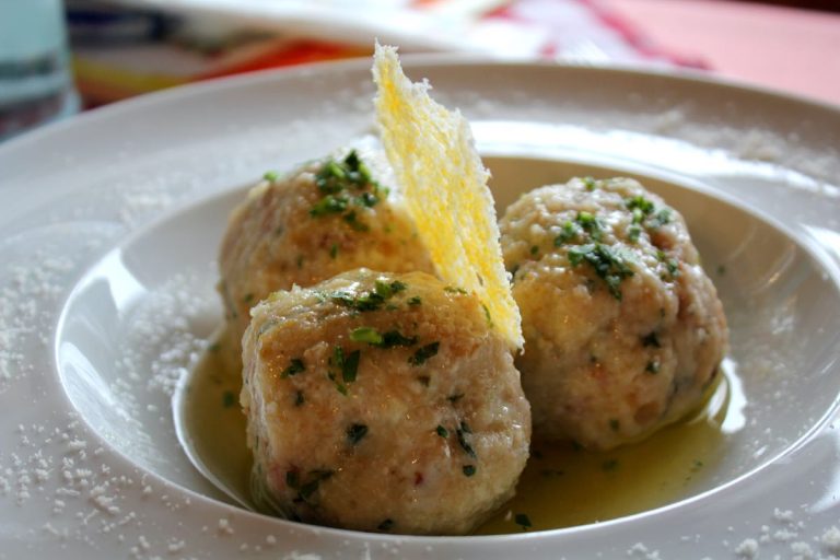 Mangiare a Trento: i ristoranti da provare - canederli|ristoranti a Trento: Il Libertino|Ristoranti a Trento: Villa Madruzzo|Ristoranti a Trento: Acquaefarina|Ristoranti a Trento: Da Albert|Ristoranti a Trento: Mas de la Fam|Ristoranti a Trento: Uva & Menta|Ristoranti a Trento: Panificio Moderno|Ristoranti a Trento: Gusto Giusto|Ristoranti a Trento: Il Posto di Ste