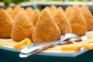 Arancino o arancina? Il dibattito