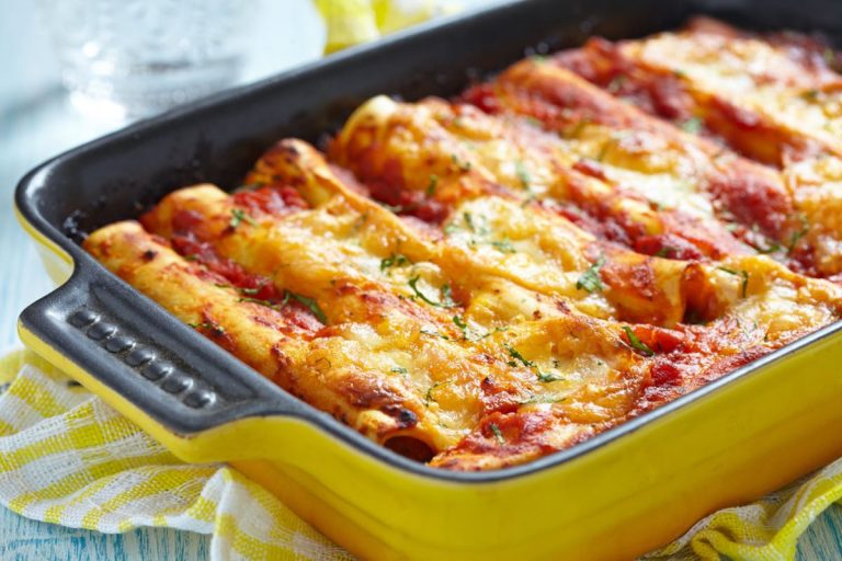 Ricetta dei cannelloni|Cannelloni di Sora Maria e Arcangelo|Cannelloni del ristorante Al Pappagallo di Bologna|I Cannelloni del ristorante Al Pappagallo di Bologna|ricetta dei cannelloni|ricetta dei cannelloni|ricetta dei cannelloni|ricetta dei cannelloni|Marcello Leoni e Michele Pettinicchio del ristorante Al Pappagallo di Bologna