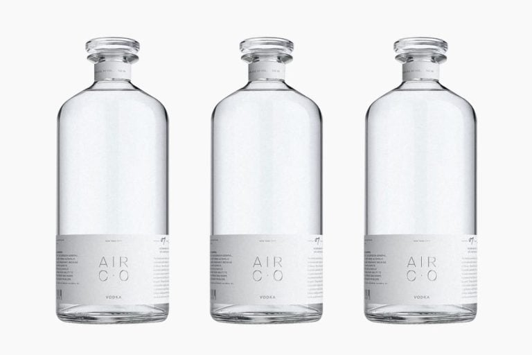 Tre bottiglie di vodka Air Co